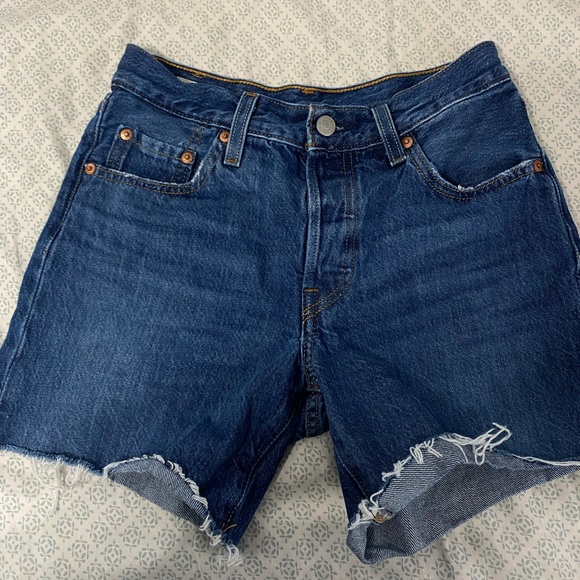 Levi’s shorts - Picture 2 of 3